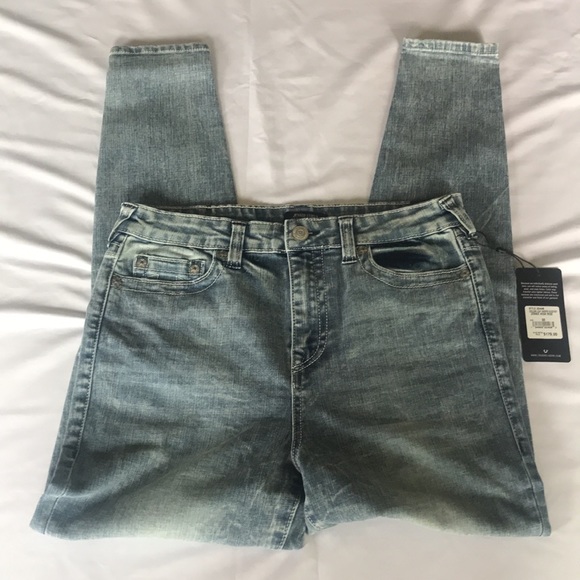 True Religion Jennie Curvy High Rise With Destroy in Light Whisper Size 32 - Picture 8 of 13